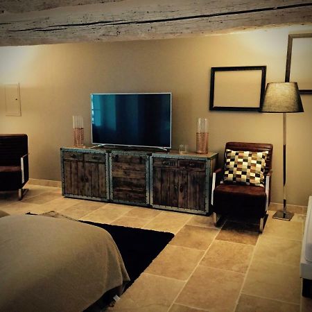 Mas Du Grand Bordes Bed and Breakfast Saint-Laurent-dʼAigouze Buitenkant foto