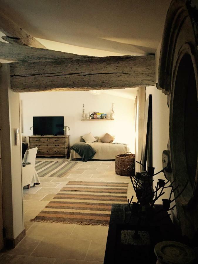 Mas Du Grand Bordes Bed and Breakfast Saint-Laurent-dʼAigouze Buitenkant foto