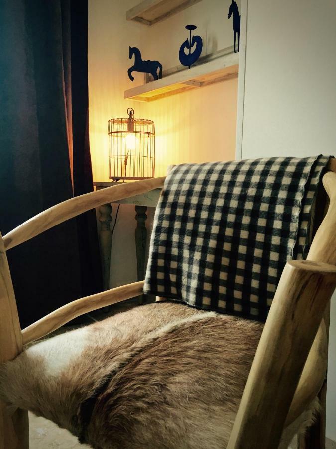 Mas Du Grand Bordes Bed and Breakfast Saint-Laurent-dʼAigouze Buitenkant foto