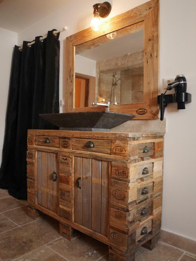 Mas Du Grand Bordes Bed and Breakfast Saint-Laurent-dʼAigouze Buitenkant foto