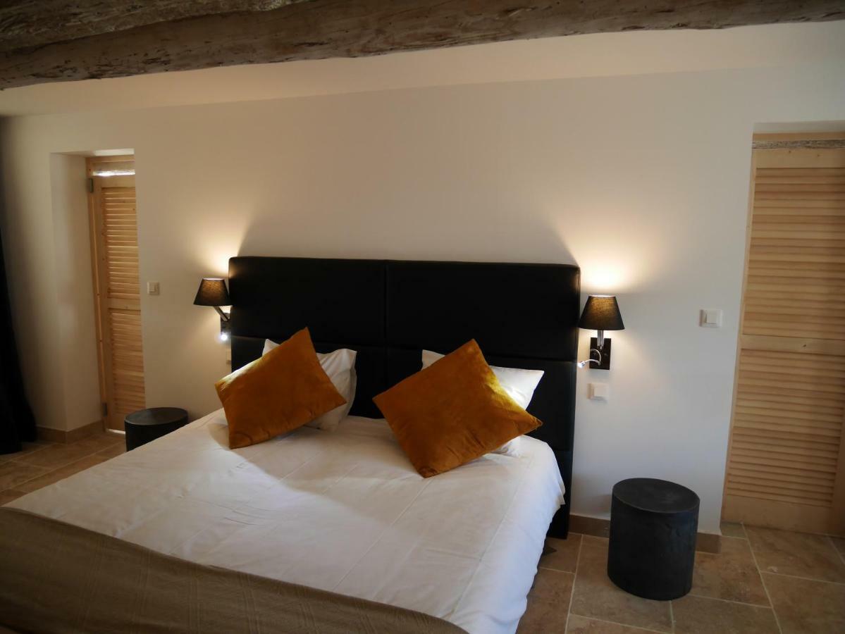 Mas Du Grand Bordes Bed and Breakfast Saint-Laurent-dʼAigouze Buitenkant foto